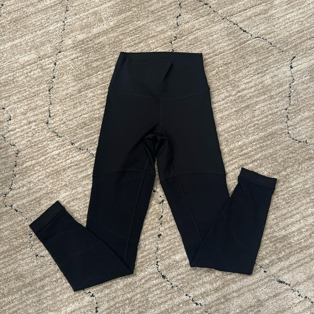 Lululemon mesh leggings size 4